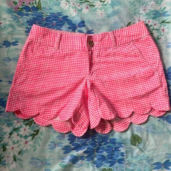 Lilly Pulitzer Neon Fiesta Pink Buttercup Shorts - 2 - Picture 1 of 15